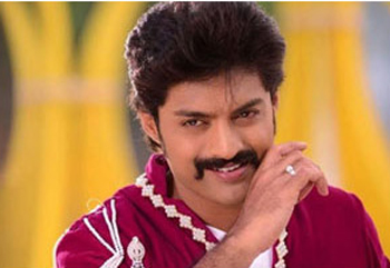 nandamoori kalyan ram,joint family,senior ntr  కుటుంబమే నా బలం అంటోన్న కళ్యాణ్..!